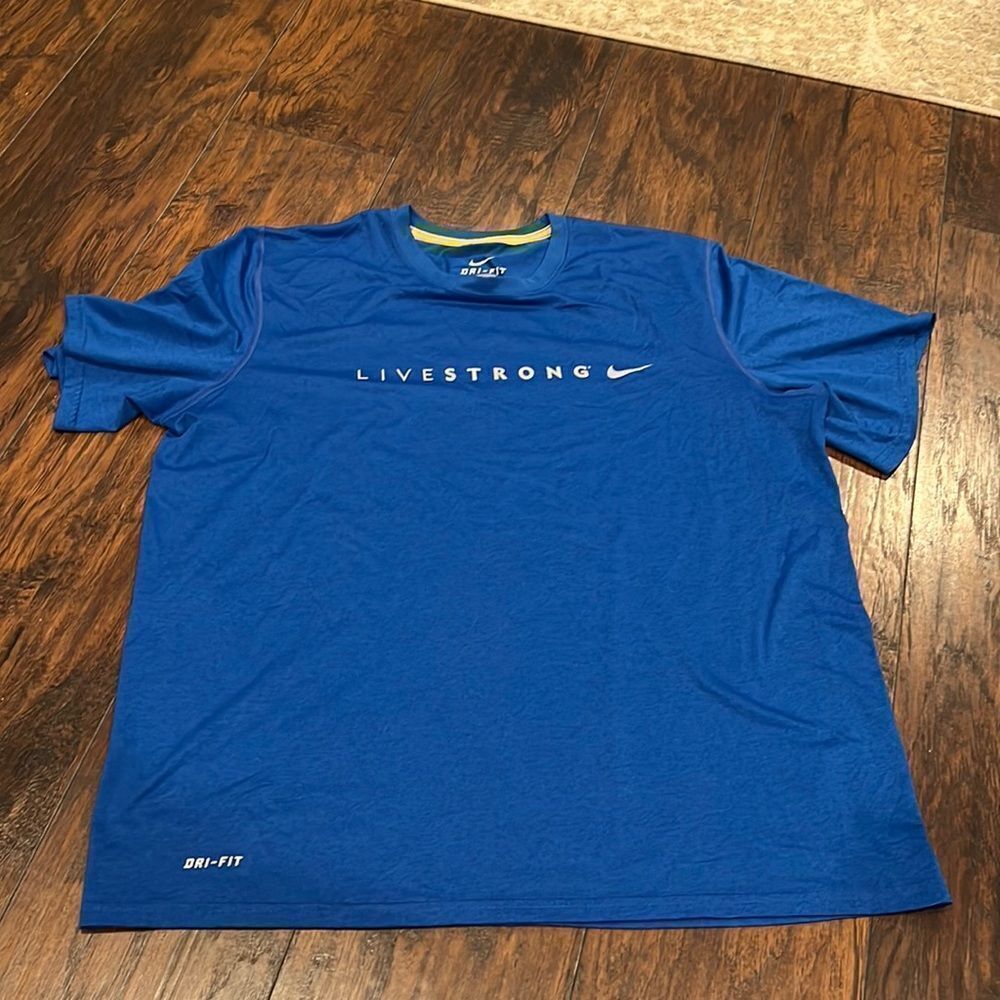 Nike‎ Dri-Fit Live Strong short sleeve shirt size XL in EUC blue